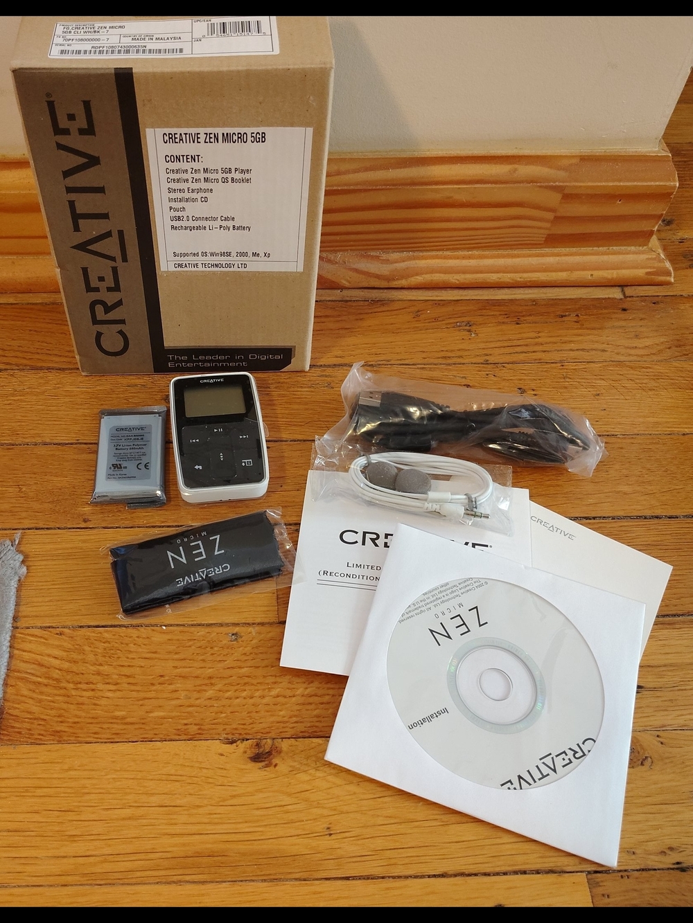 Creative Zen Micro 5GB Black MP3 Player CIB Complete In Box Vintage Unused